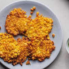 Crispy corn fritters (fried sweet corn state with vegetable)