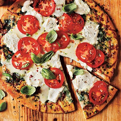 White pizza with roasted tomatoes