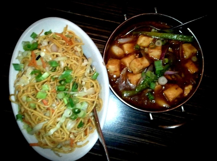 VEGE NOODLES WITH CHILLI PANEER