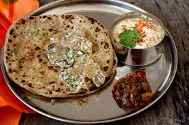 STUFFED PANEER PARANTHA WITH CURD & PICKLE (2PC)